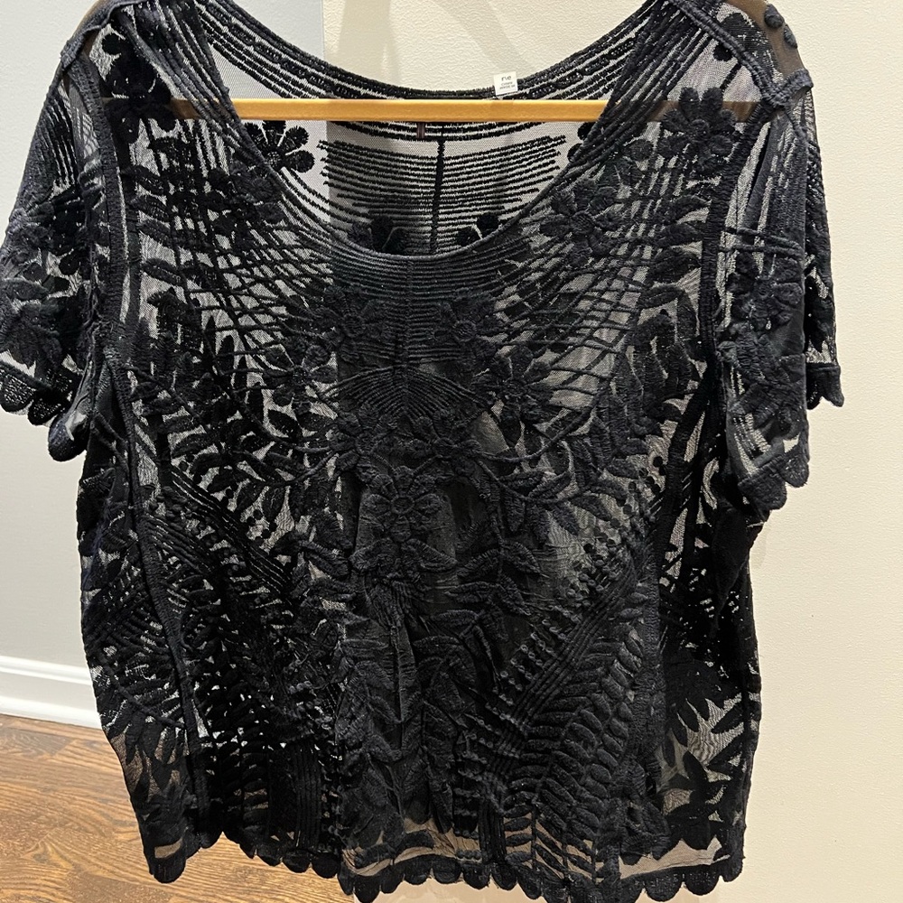 Dex lace top
